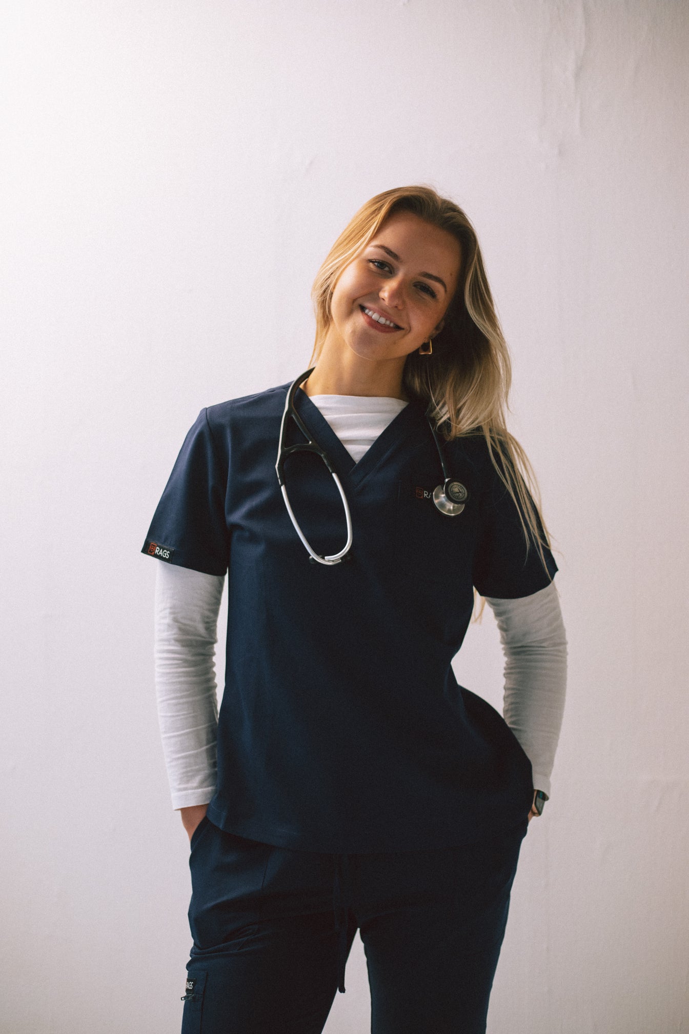 Women's BASICS 1 - Slim fit One-Pocket Scrub Top