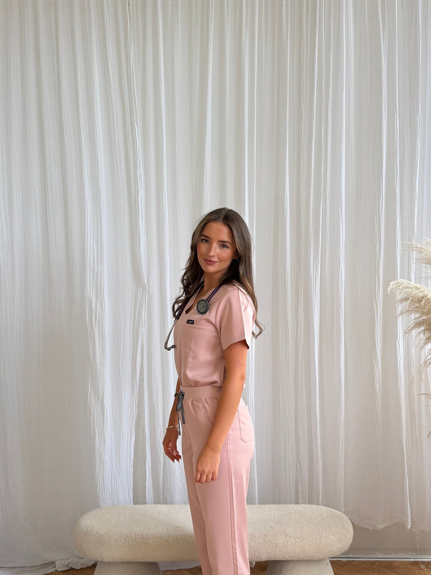 Women's BASICS 2 - Regular fit One-Pocket Scrub Top