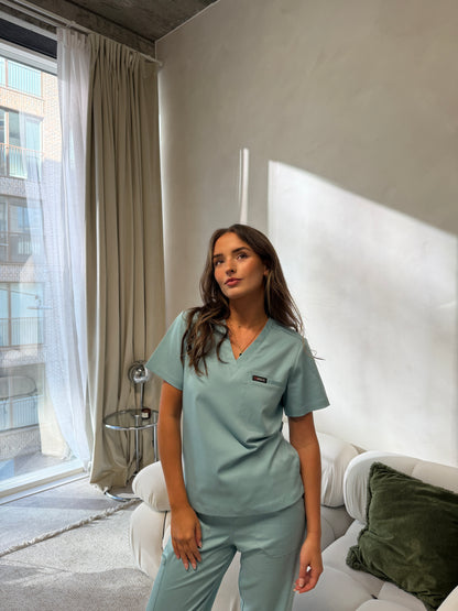 Women's BASICS 2 - Regular fit One-Pocket Scrub Top